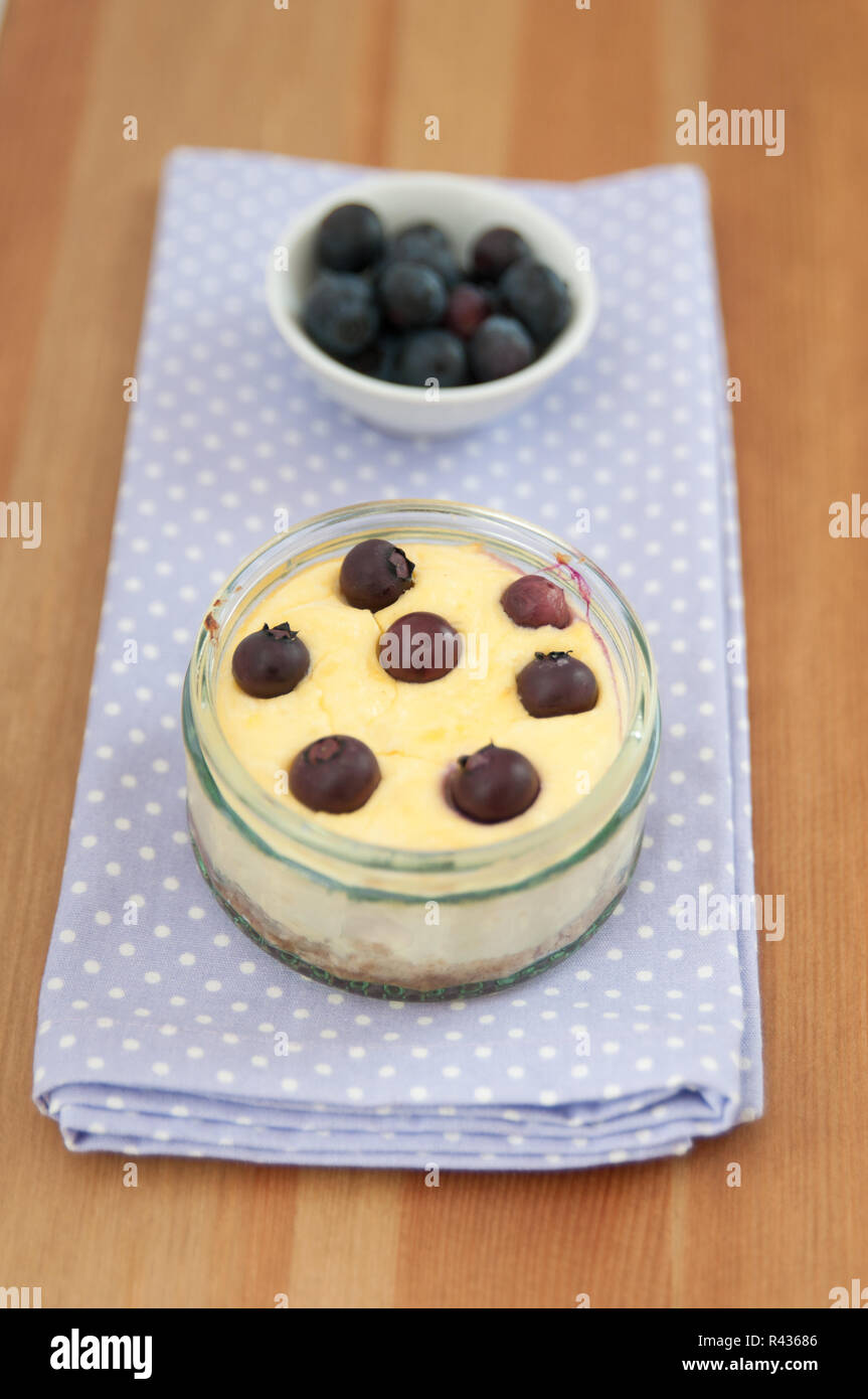 Kleinigkeit Mini Dessert im Glas Stockfoto