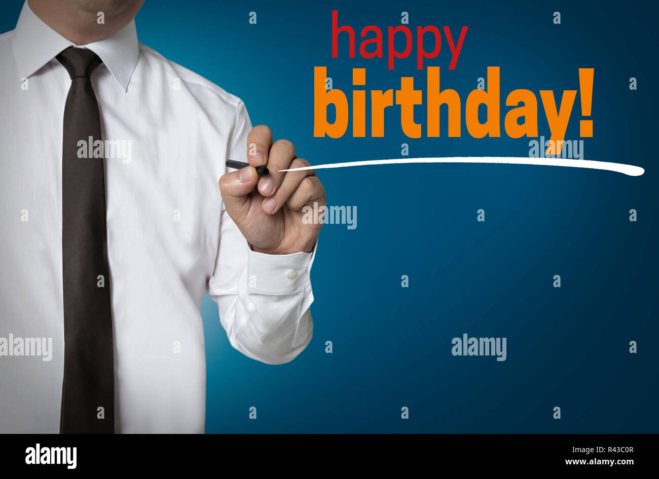 Happy birthday wird durch Geschäftsmann Hintergrund Konzept geschrieben Stockfoto