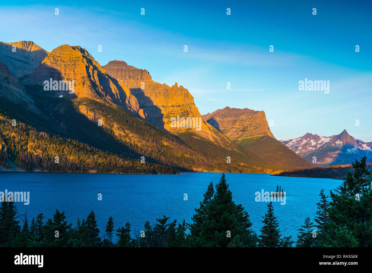 Schönen Sonnenaufgang bei Wild Goose Island, Glacier National Park, Montana, USA. Stockfoto