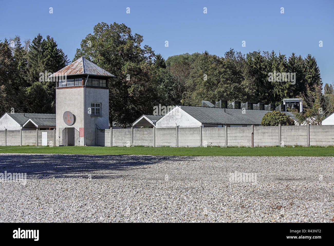 Innerhalb der Grenzen des KZ Dachau in Deutschland, hier ist die Katholische Karmel und Aussichtsturm. Stockfoto