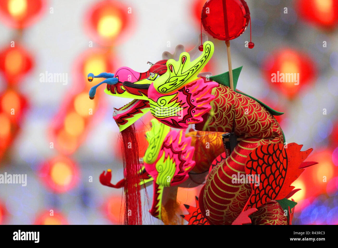 Foto von dragon Spielzeug für Kinder in der chinesischen neue Jahr Stockfoto