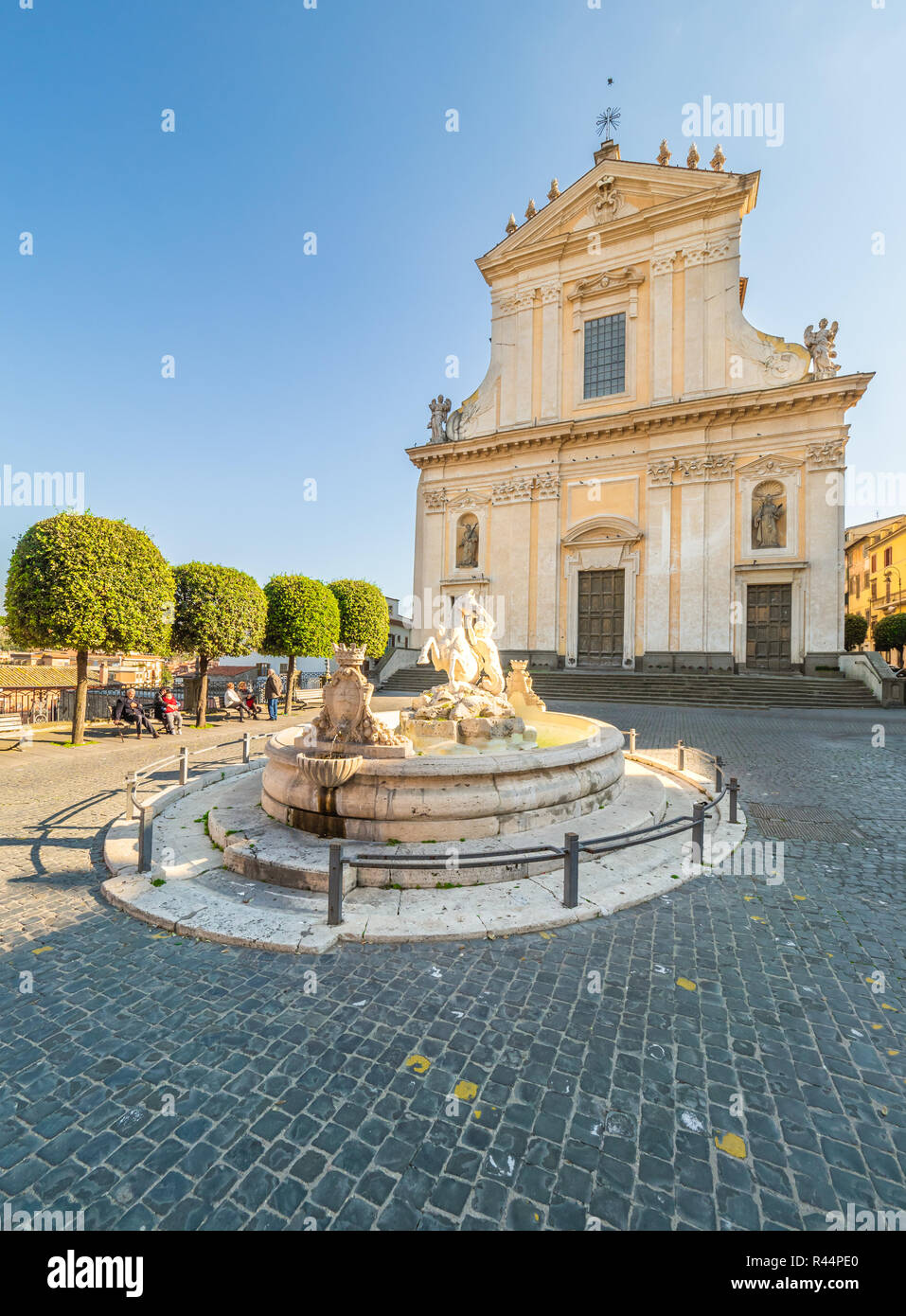Marino (Italien) - Eine alte Stadt der Castelli Romani im Stadtgebiet von Rom, berühmt für seine weißen Wein- und Traubenfest. Hier im historischen Zentrum Stockfoto