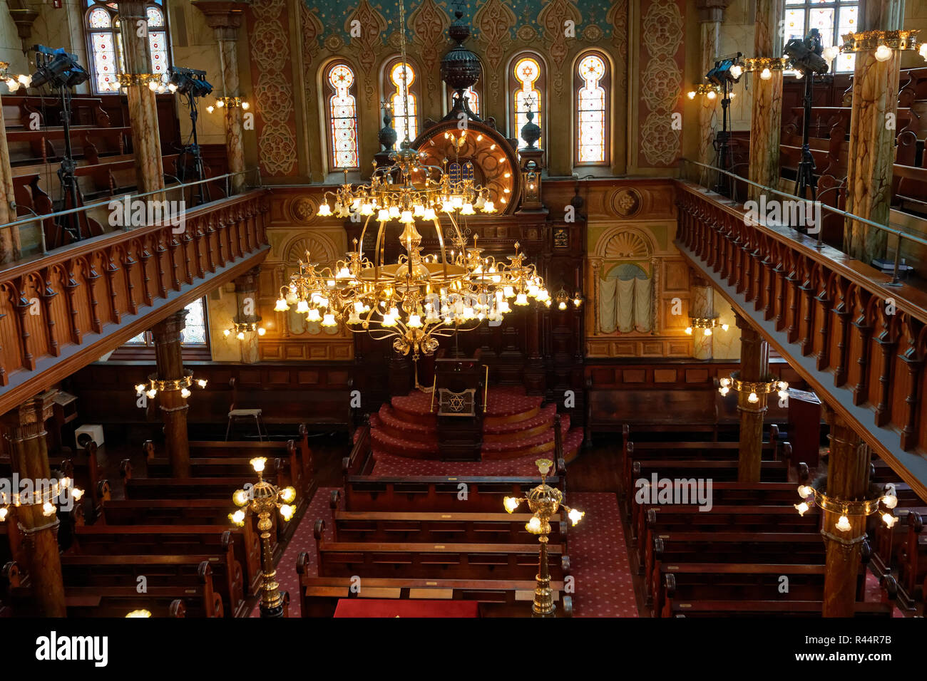 Die wichtigsten Heiligtum der Eldridge Street Synagoge auf der Lower East Side von Manhattan. Die Synagoge wurde im Jahr 1887. Stockfoto