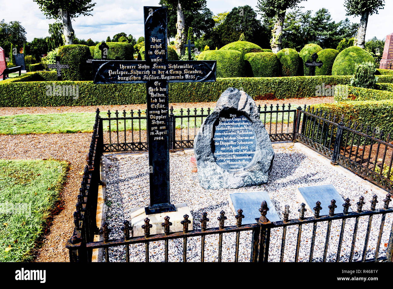 Broager (Dänemark) - Kirche und Friedhof; Broacker (Deutschland) - Kirche und Friedhof Stockfoto