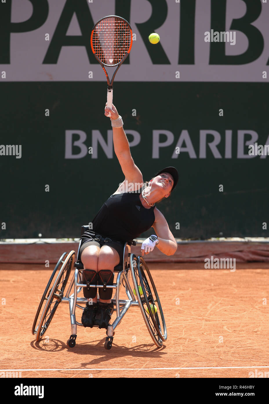 Spielen tennis rollstuhl paris behinderung Fotos und Bildmaterial in