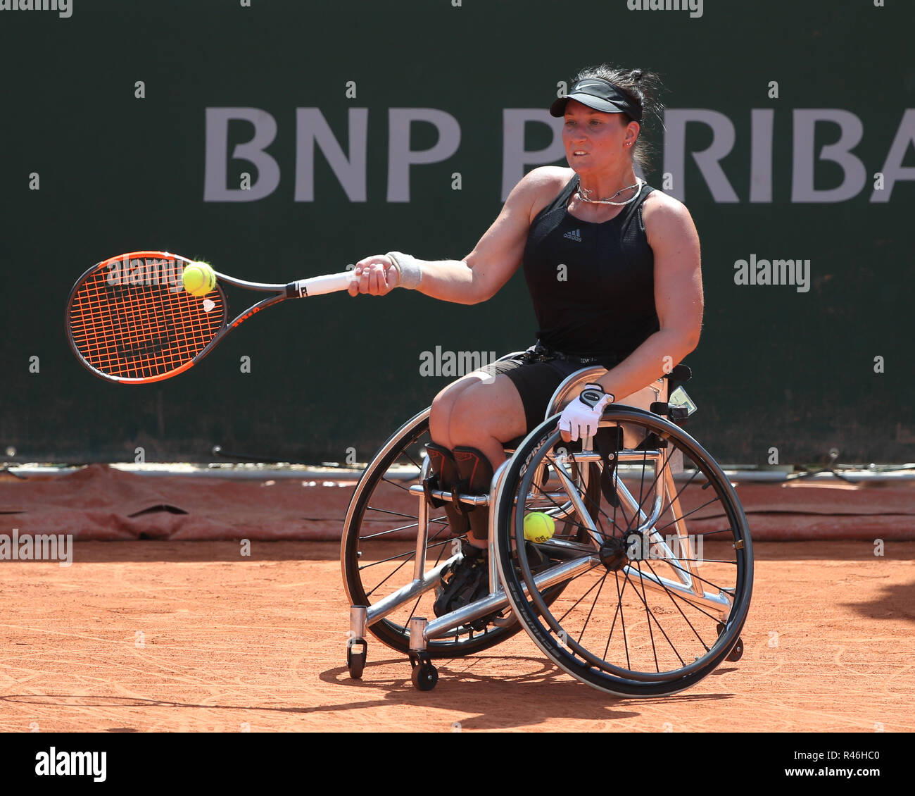 Spielen tennis rollstuhl paris behinderung Fotos und Bildmaterial in