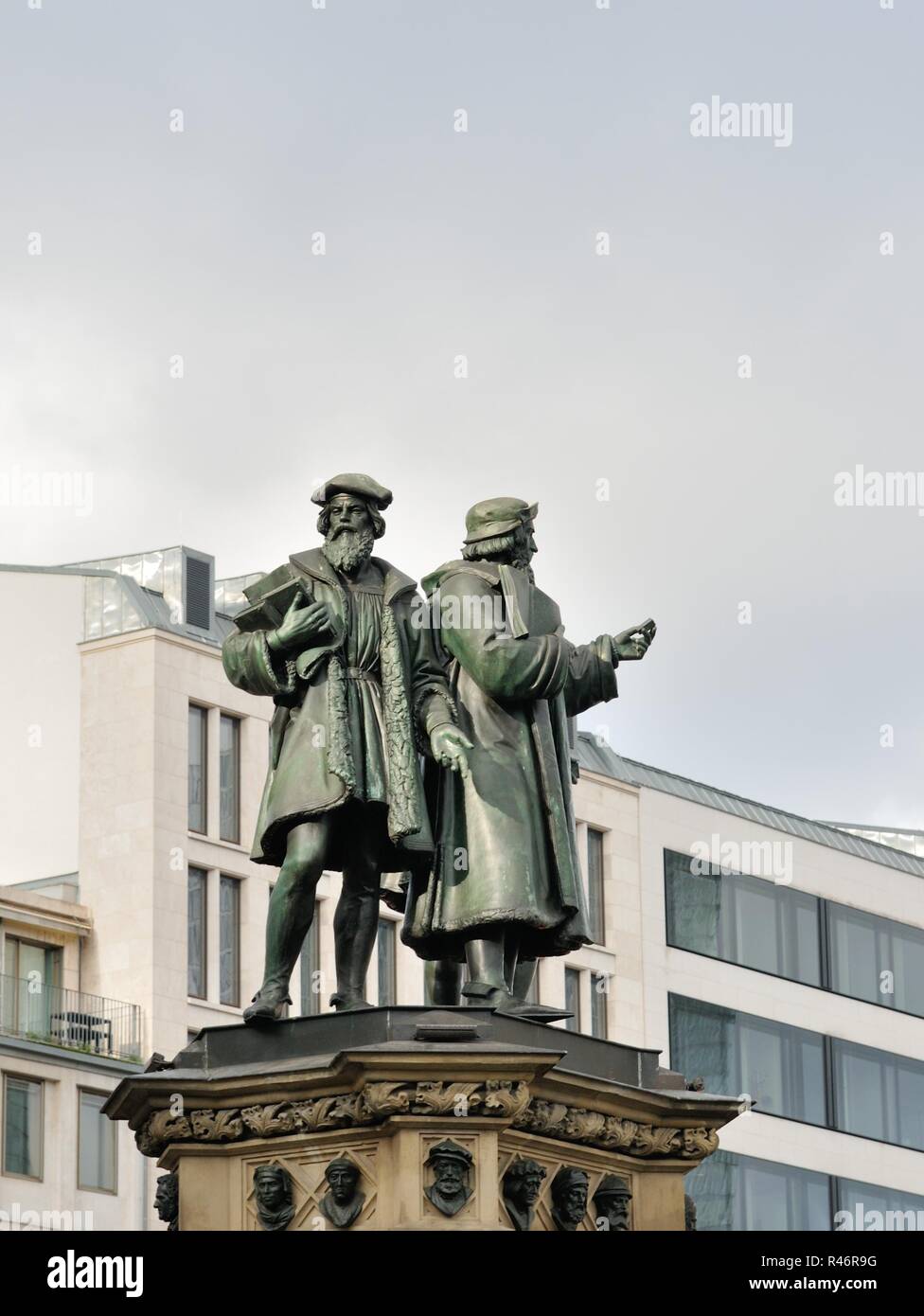 Das Johannes-gutenberg-Denkmal in Frankfurt Stockfoto