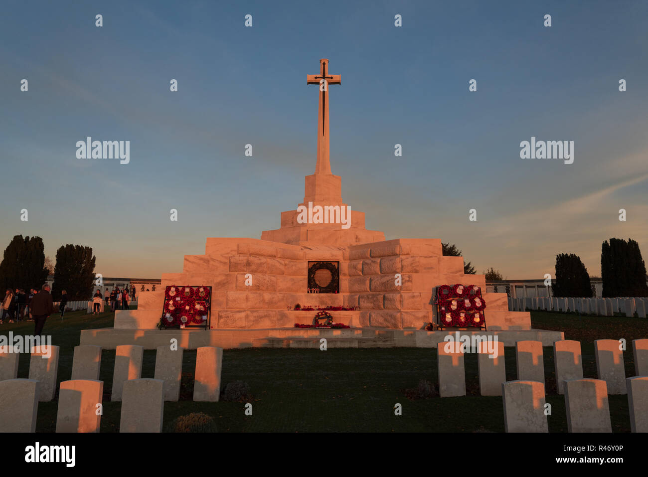 Kreuz des Opfers am Tyne Cot Soldatenfriedhof, in der Nähe von Ypern, Belgien Stockfoto