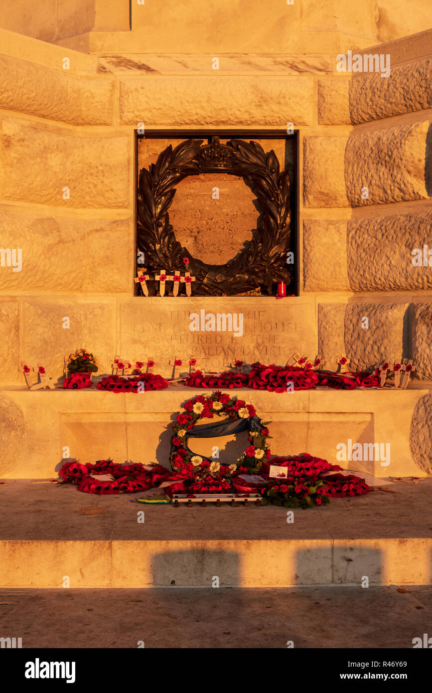 Kreuz des Opfers am Tyne Cot Soldatenfriedhof, in der Nähe von Ypern, Belgien Stockfoto