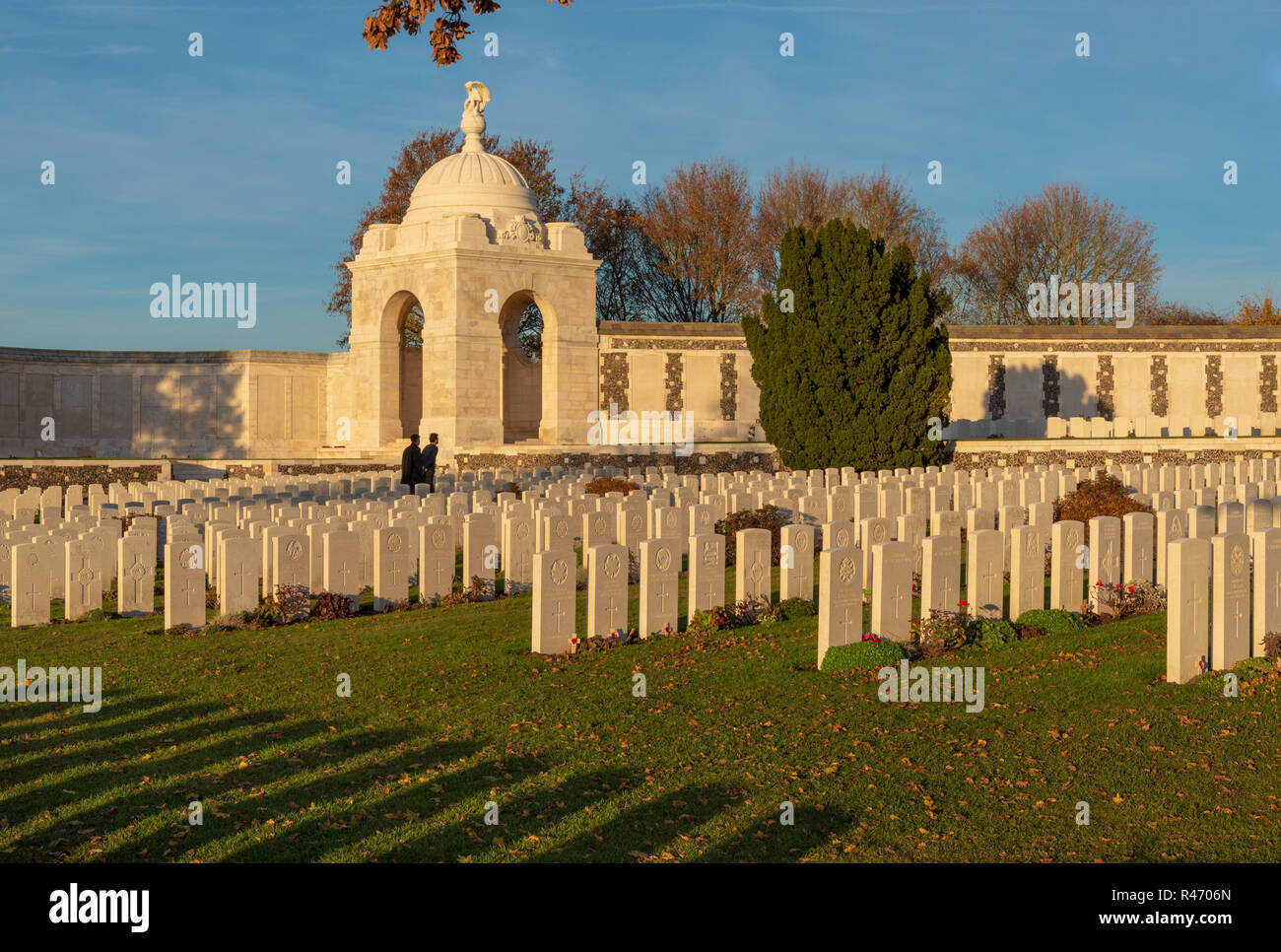 Tyne Cot britischen Soldatenfriedhof und Denkmal für die fehlt in der Nähe von Ypern Stockfoto