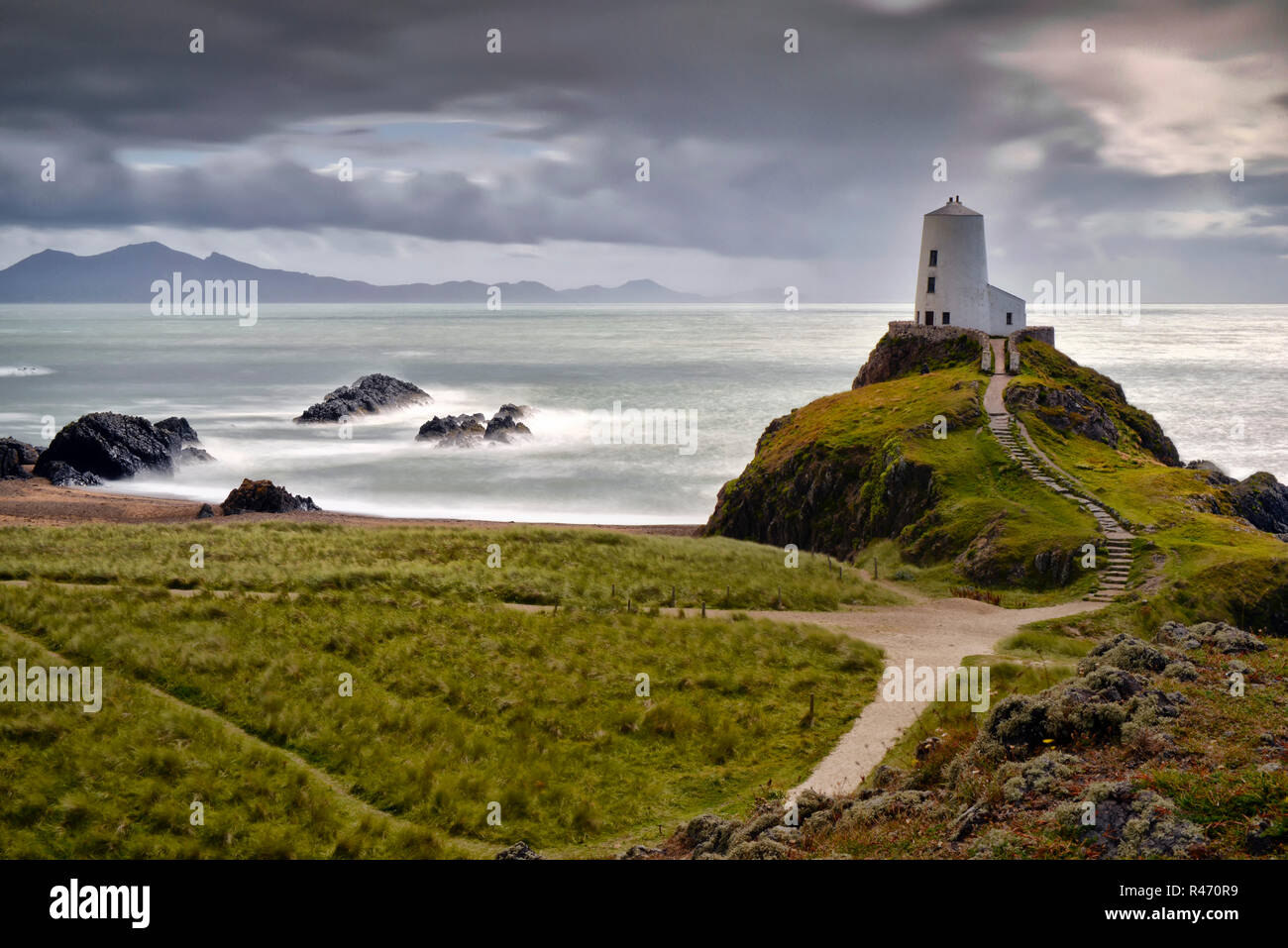 Twr Mawr Leuchtturm, im Sonnenlicht gefangen. Anglesey, Nordwales. Stockfoto