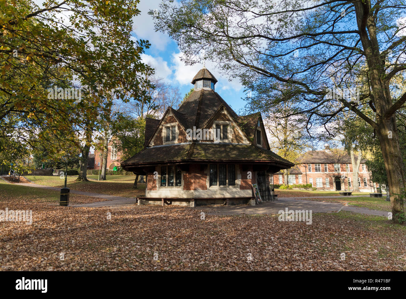 Bournville, Birmingham, UK, 29. Oktober 2018, dem Rest House auf dem Grün Stockfoto