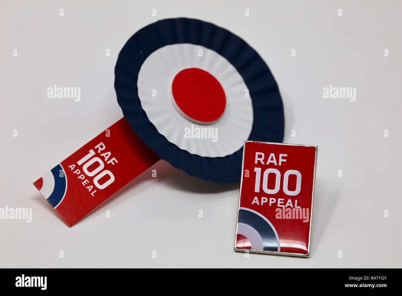 RAF 100 Beschwerde Metall Abzeichen am Revers Stockfoto
