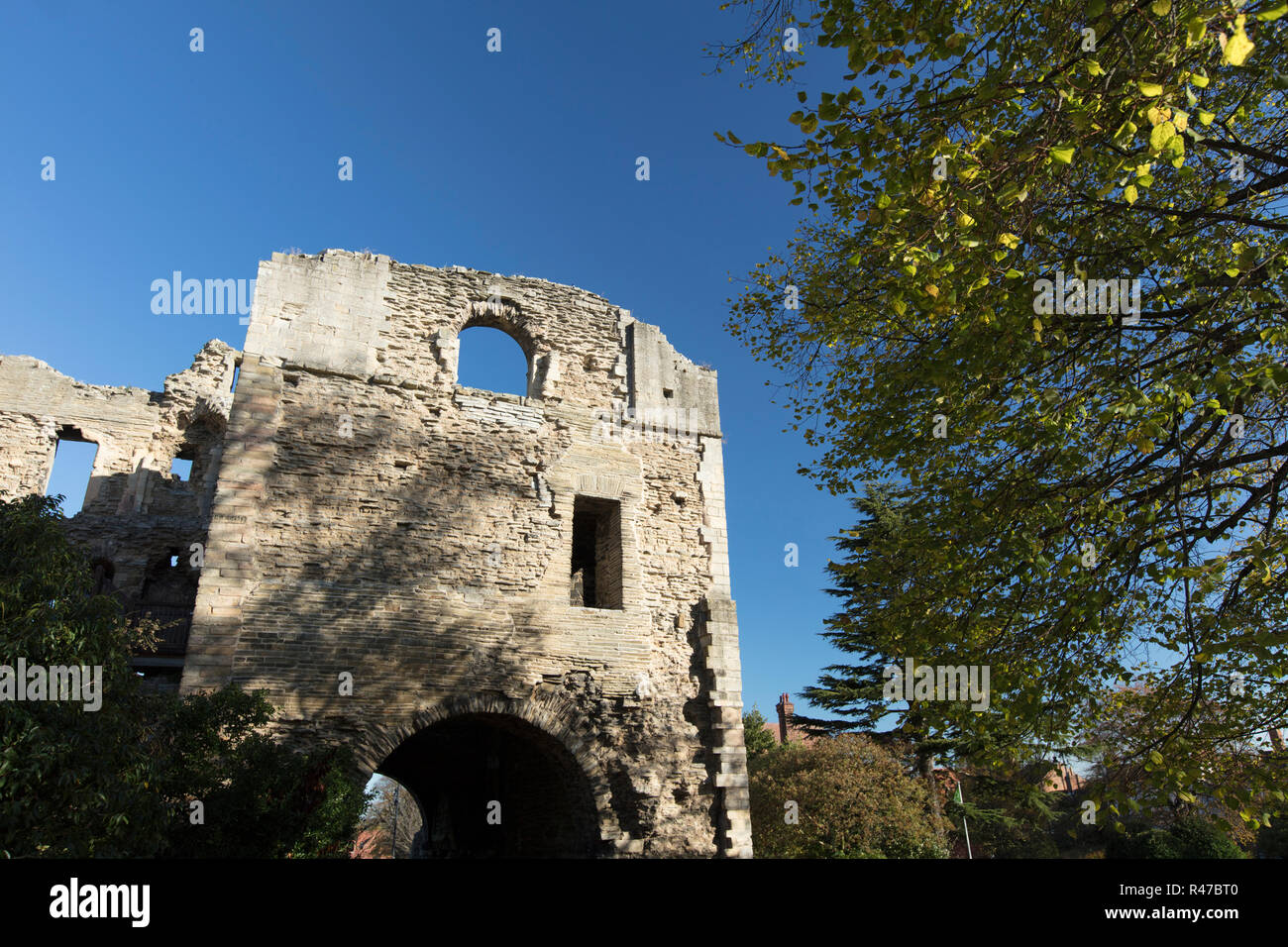 Newark Castle Gardens, Newark, Nottinghamshire, Großbritannien, Oktober 2018 - Überreste von Newark Castle Stockfoto