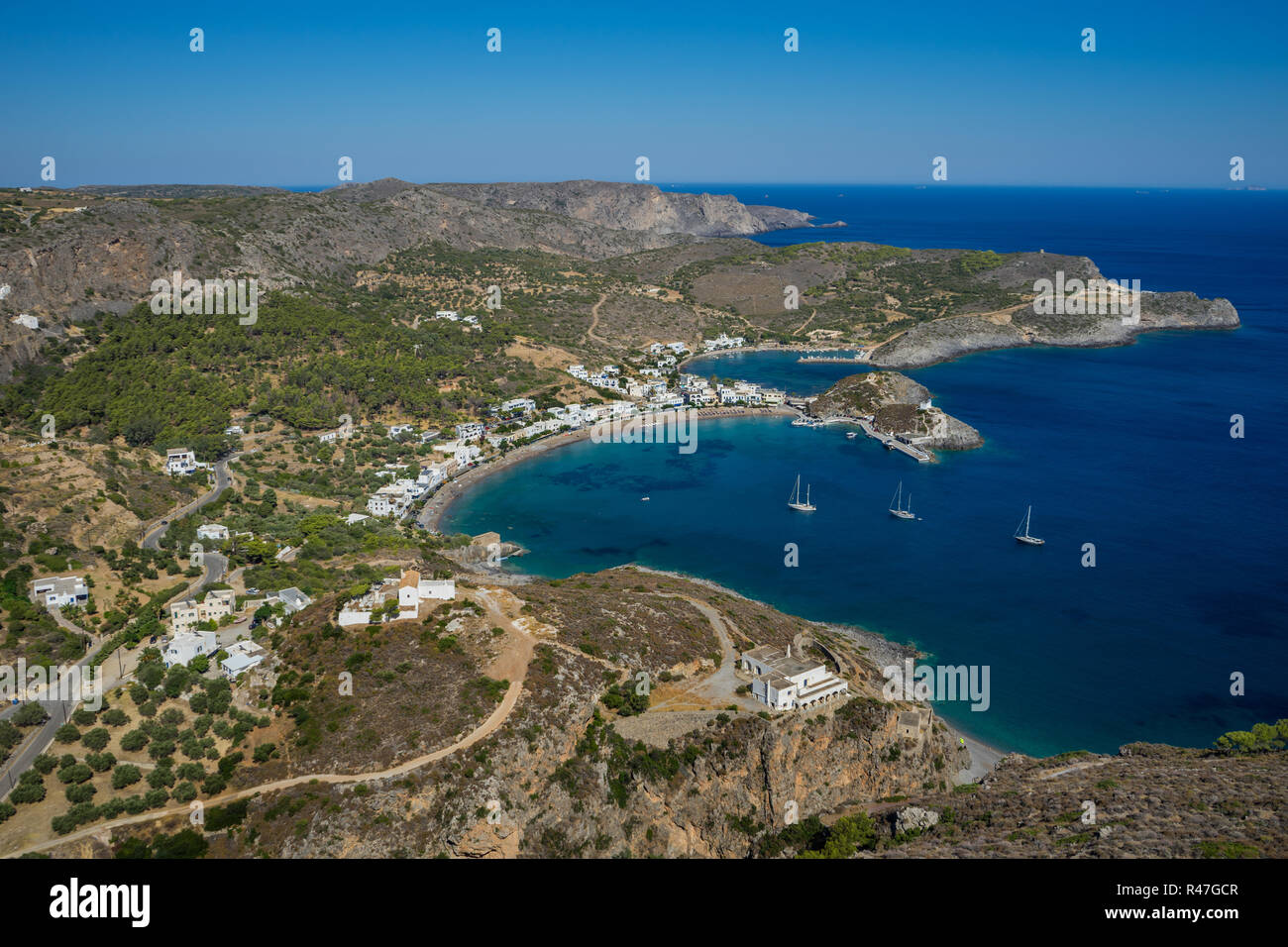 Das malerische Dorf Kapsali in Kythira Island, Griechenland, von oben gesehen. Stockfoto