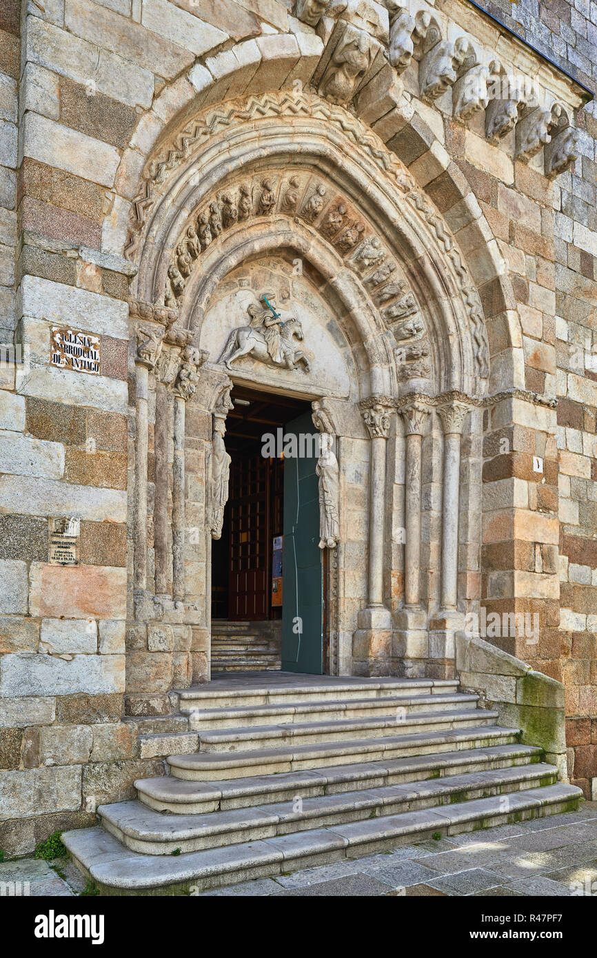 Die Kirche Santiago, Christian Tempel der alten Stadt in der Stadt von La Coruña. Historische künstlerische Denkmal. Galizien, Spanien, Europa Stockfoto