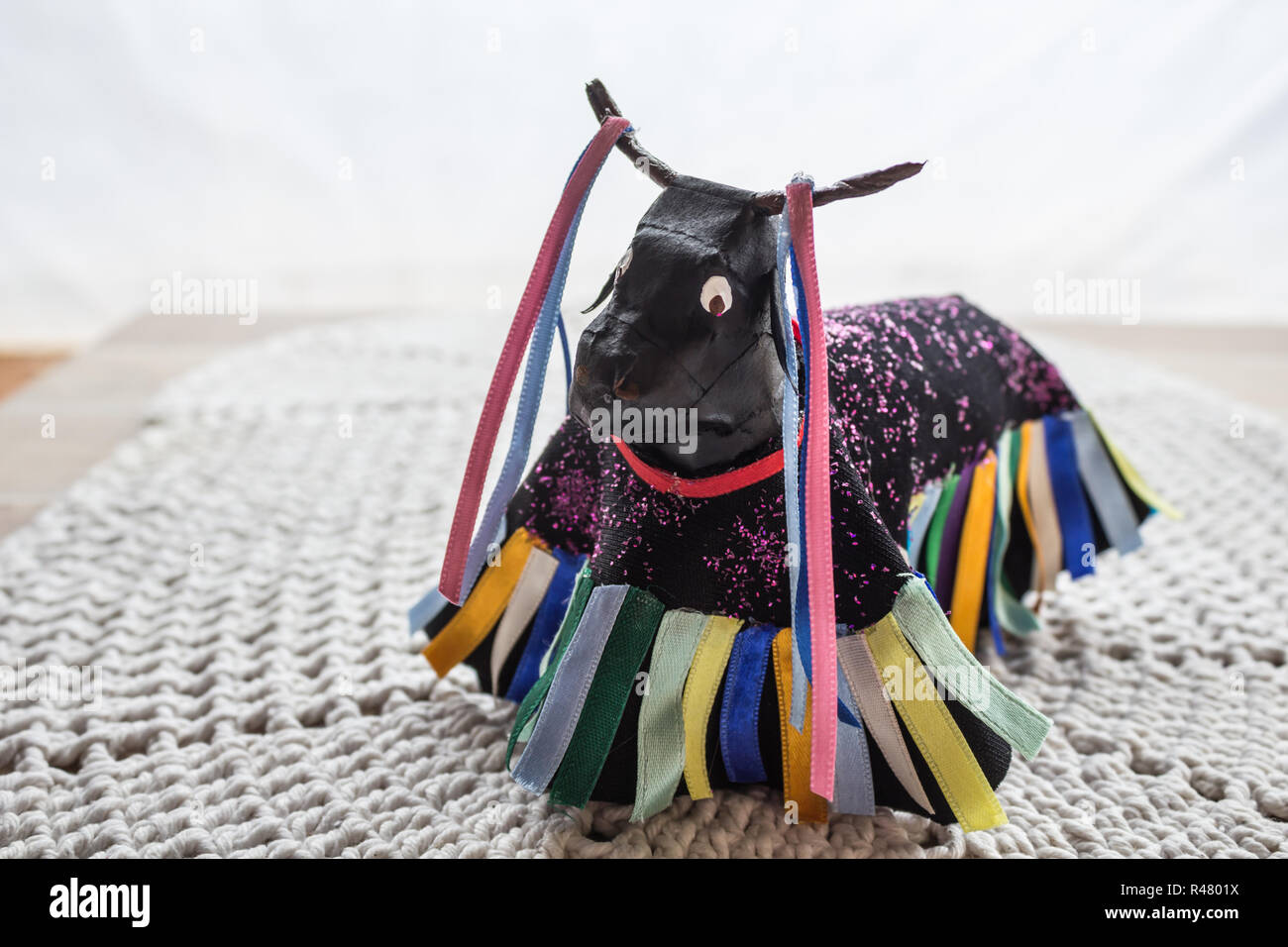 Miniaturansicht, die von den brasilianischen Nordosten Tradition. "Bumba Meu Boi" - brasilianische Folklore. Stockfoto