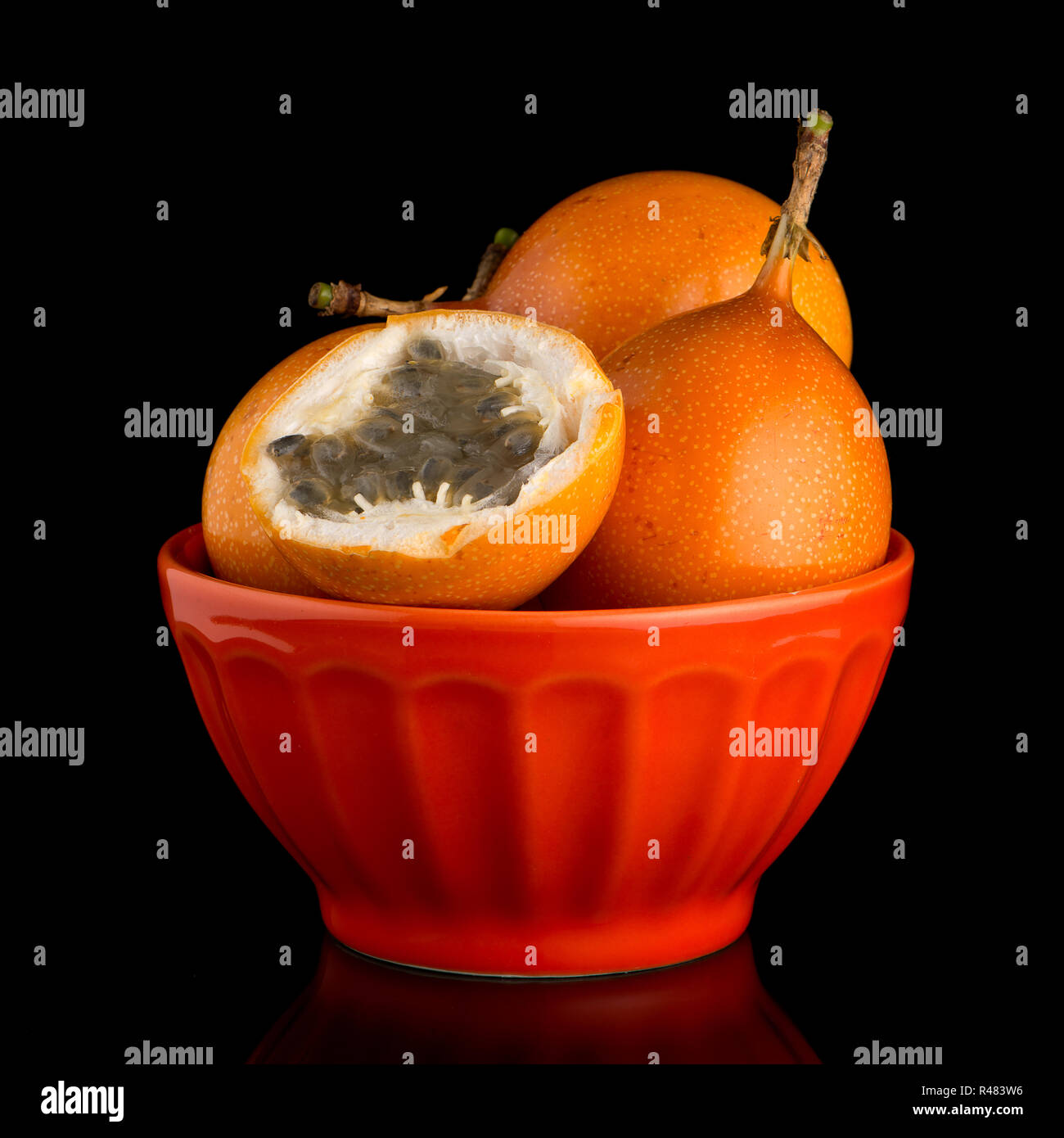 Passionsfrucht maracuja Granadilla Stockfoto