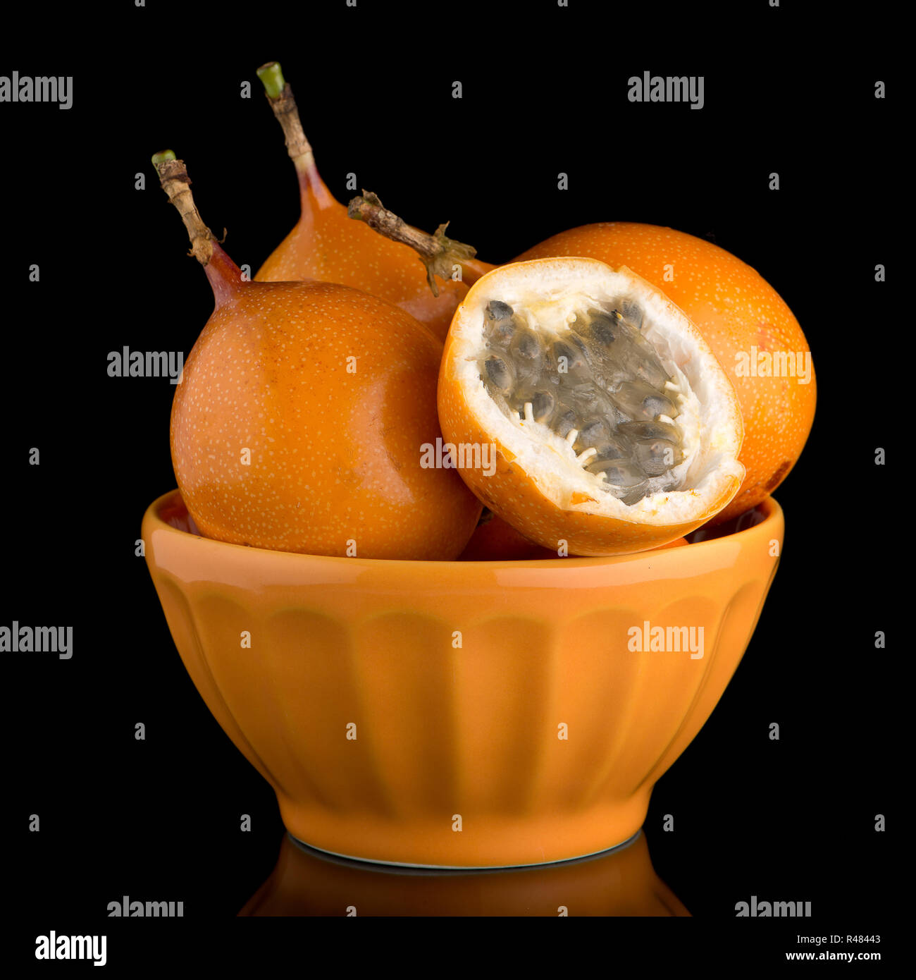 Passionsfrucht maracuja Granadilla Stockfoto