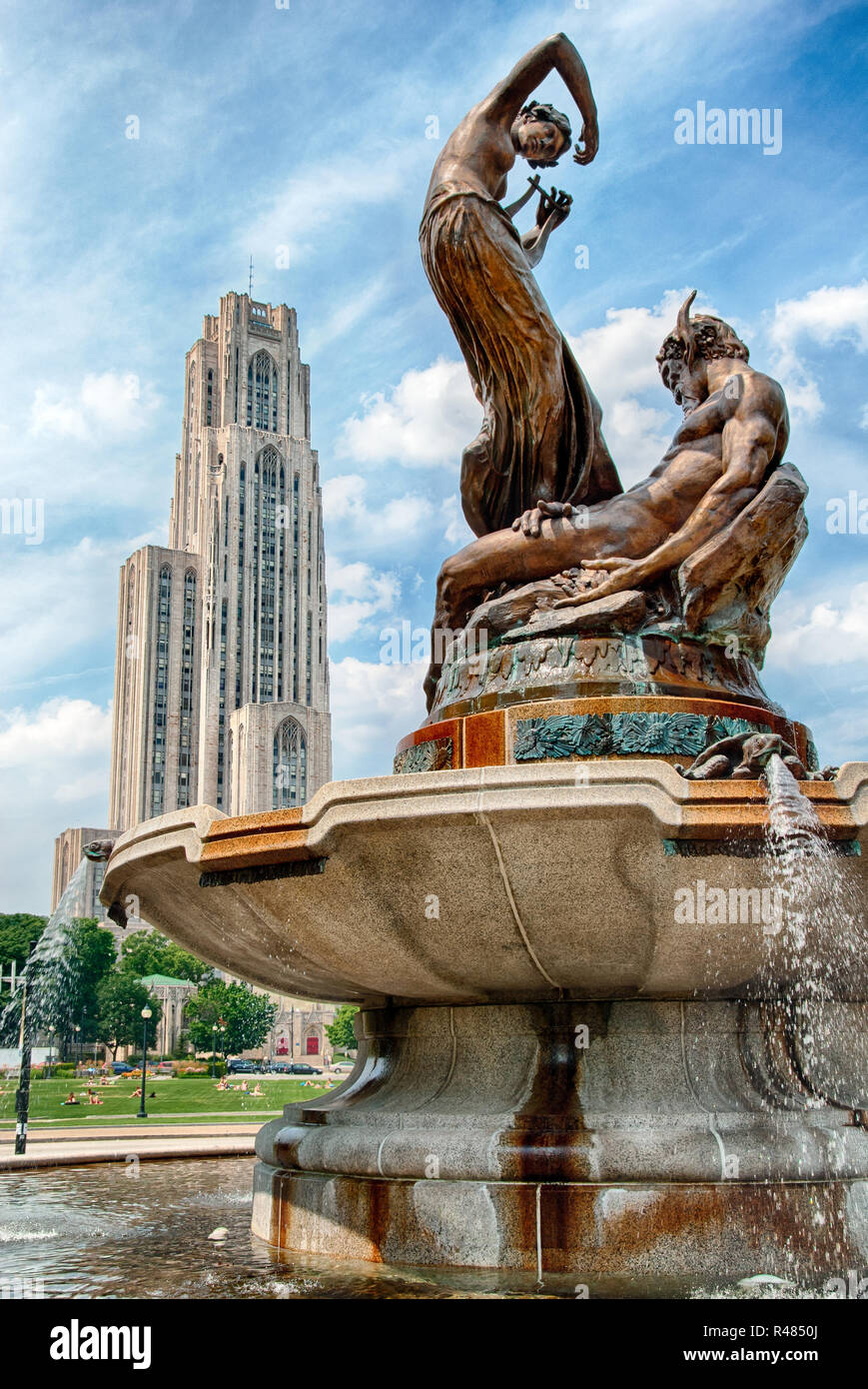 Die Mary Schenley Memorial Fountain, auch als "ein Lied der Natur" bekannt, ist von dem Künstler Victor David Brenner. Pittsburgh, Pennsylvania, USA Stockfoto