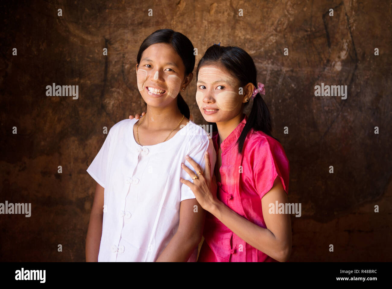 Zwei junge Myanmar weiblichen Stockfoto