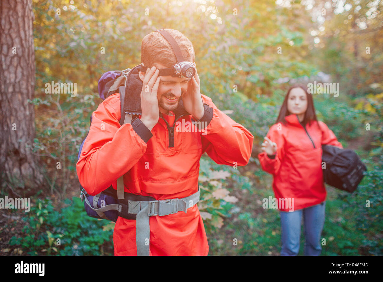Bild des jungen Mannes, Hände auf