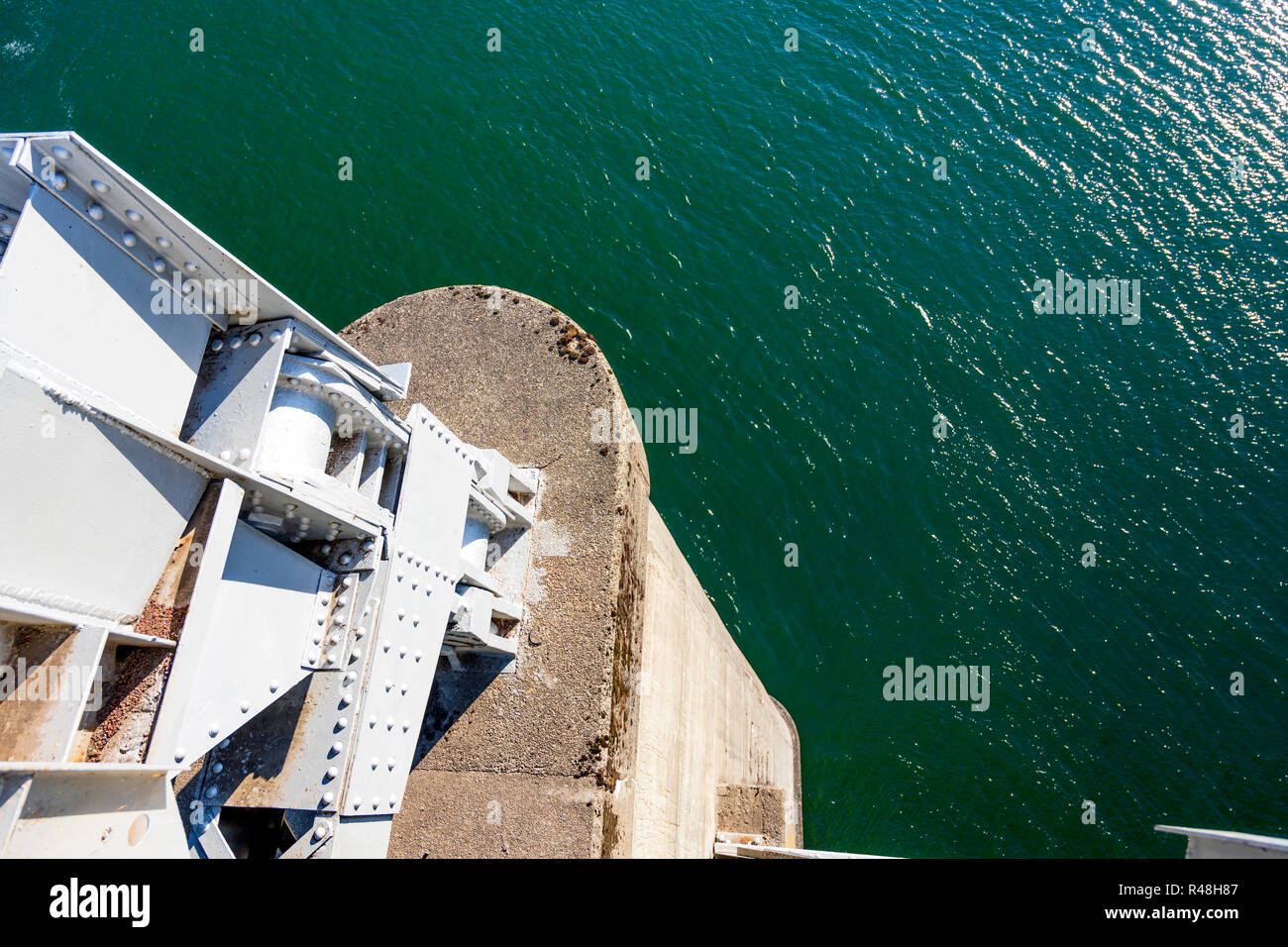 Unterstützung der Brücke über den Columbia River mit einem starken Beton und Metall vorgefertigte Struktur für erhöhte Festigkeit und Verschleißfestigkeit durin Stockfoto