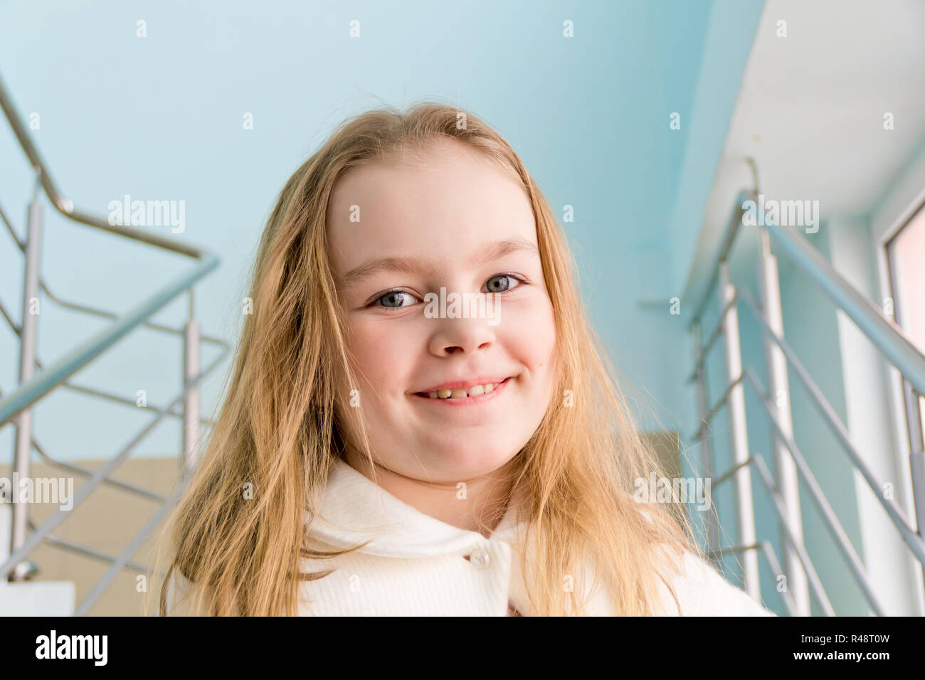 Niedliche Mädchen sieben Jahre alt Stockfoto