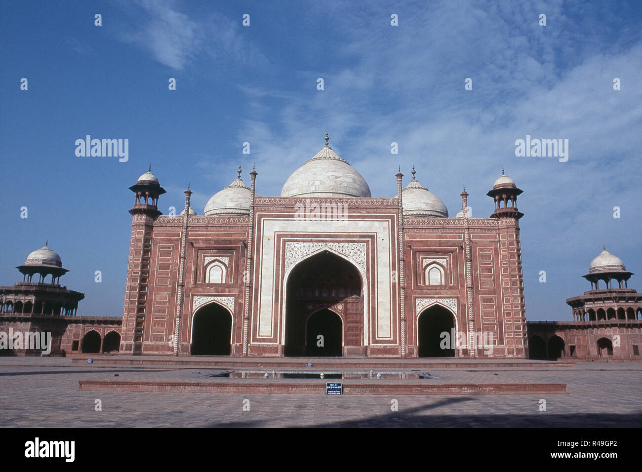 Fatehpuri Moschee, Taj Mahal westlichen Tor, Agra, Uttar Pradesh, Indien, Asien Stockfoto