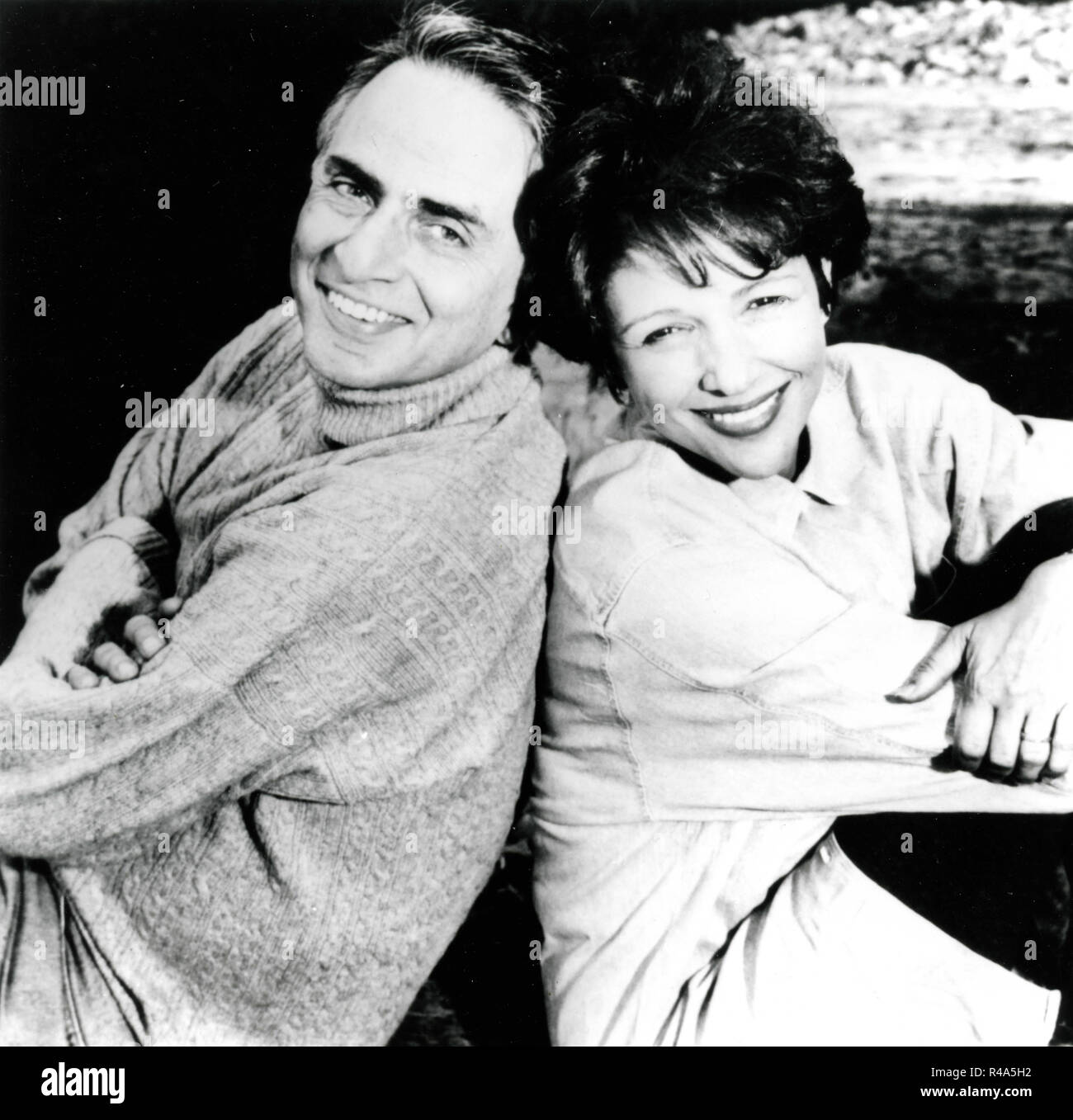 Amerikanische Astronom Carl Sagan mit seiner Frau Ann Druyan, 1990 s Stockfoto