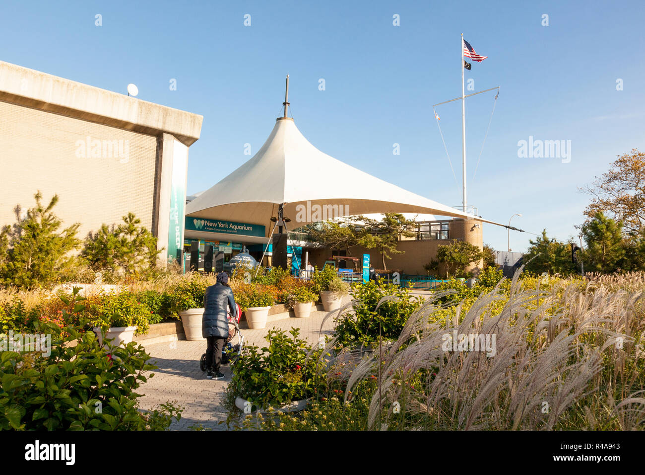 Eingang und Ticket Office am New York Aquarium, Coney Island, Brooklyn, New York, Vereinigte Staaten von Amerika. Stockfoto
