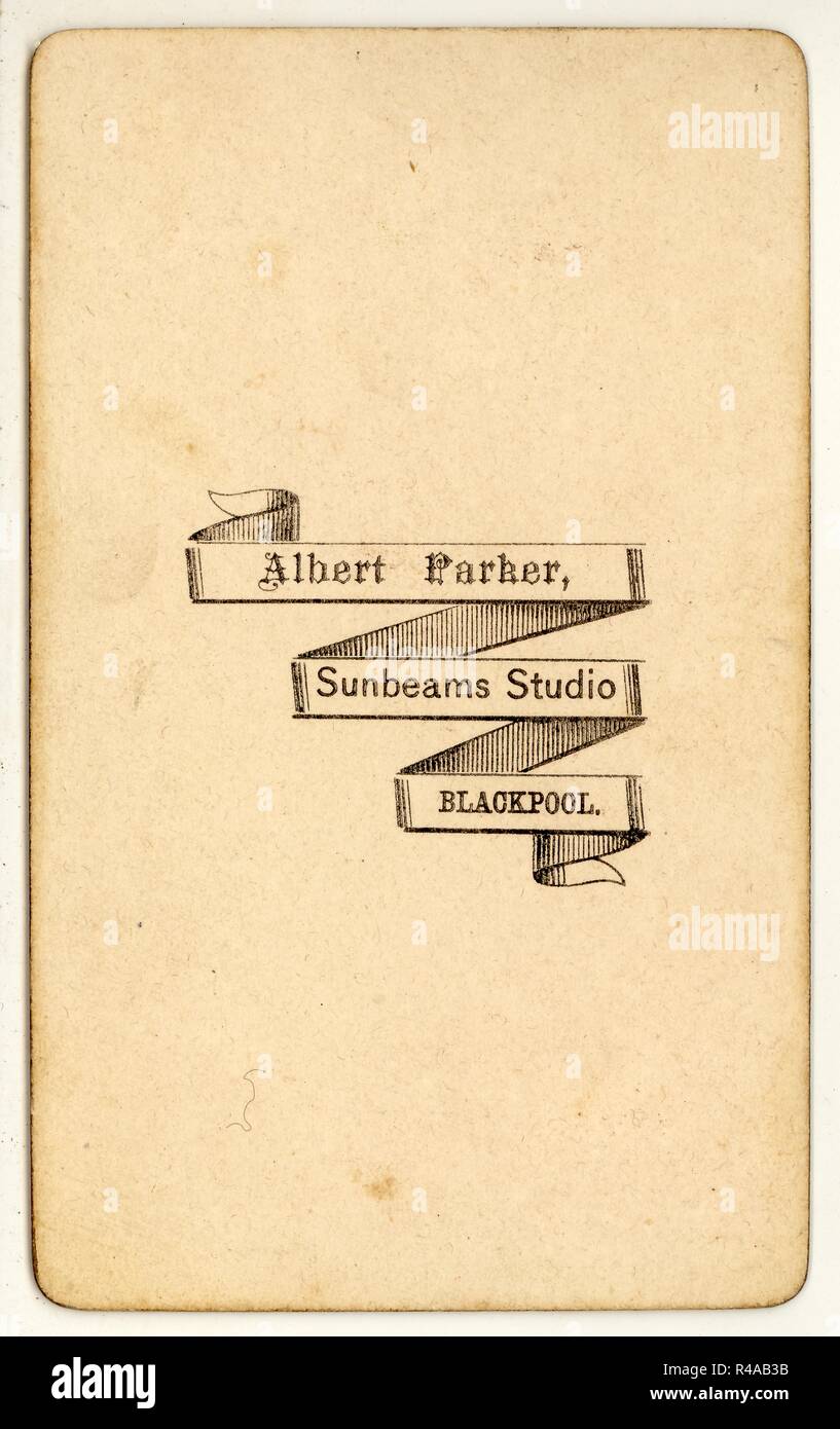 Originalrückseite des viktorianischen CDV (Carte de Visite), 1800 - Albert Parker Sunbeams Studio, Blackpool, Großbritannien um 1870 Stockfoto