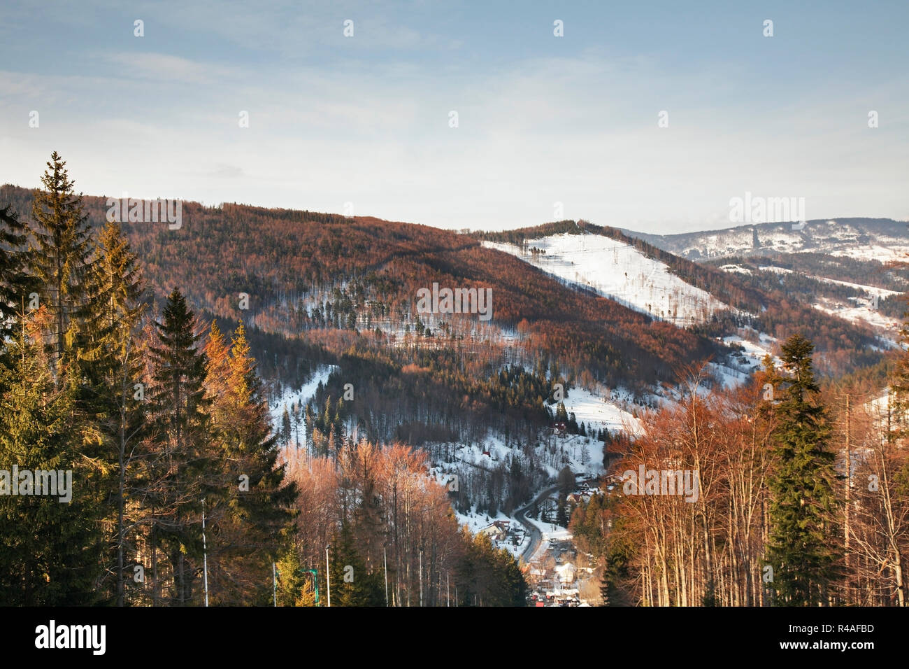 Panoramablick von Szczyrk. Polen Stockfoto