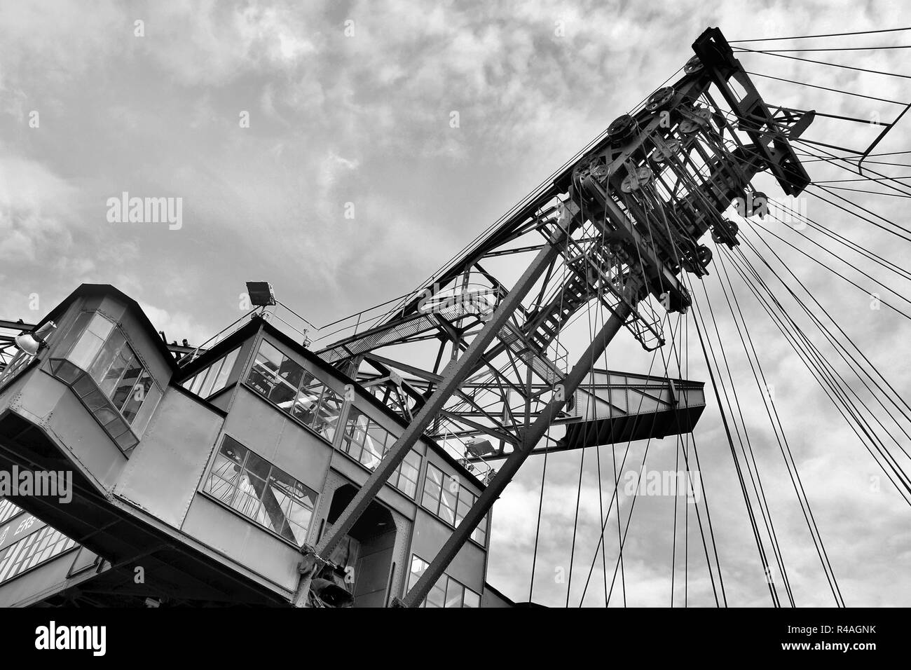 Verworfen Braunkohle Bagger im stillgelegten Tagebau Ferropolis Stockfoto