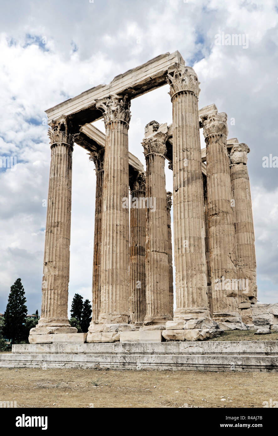 Die alten Tempel des Zeus in Athen, Griechenland. Stockfoto