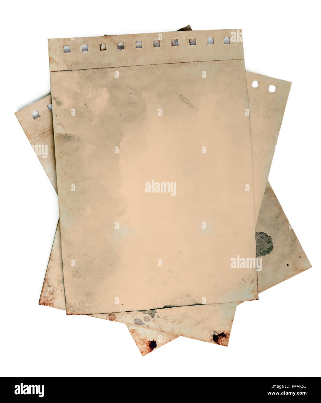 Alten zerrissenen notepad Papiere auf weißem Hintergrund. Freistellungspfad Stockfoto