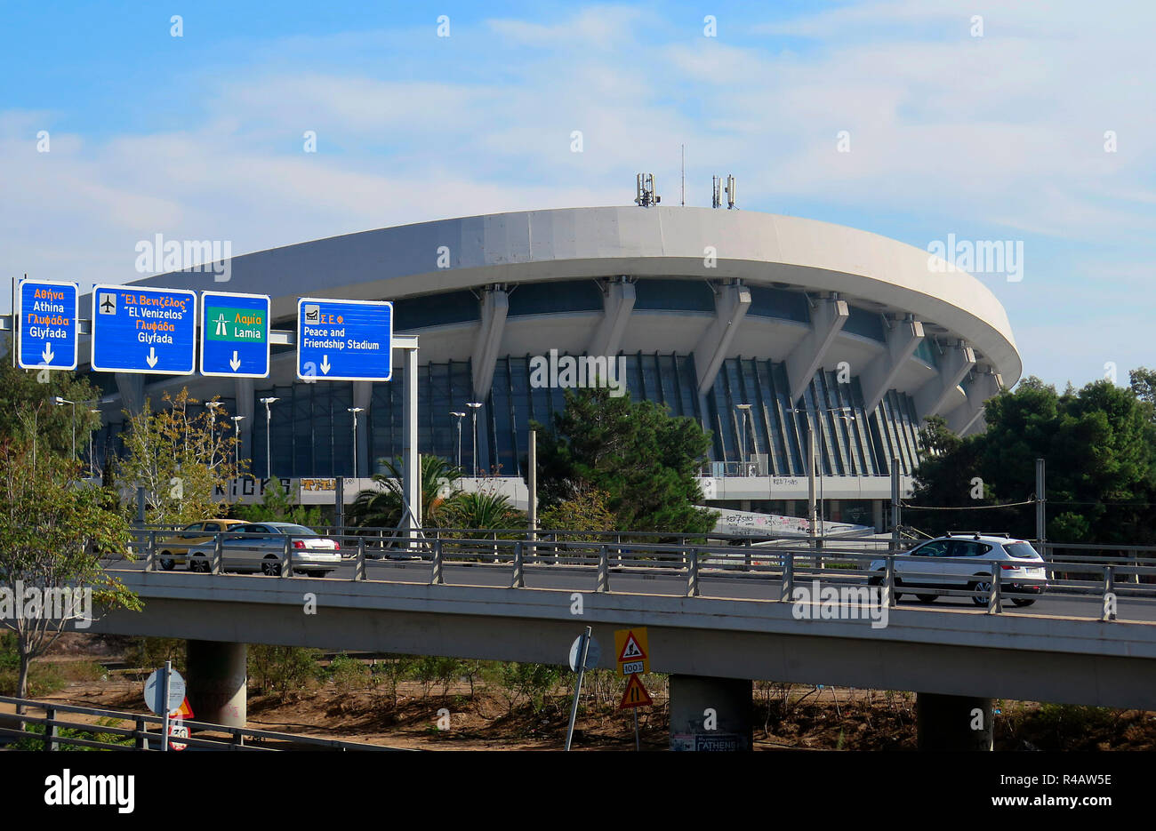 Stadtautobahn, Frieden und Freundschaft Stadion, Athen, Griechenland Stockfoto