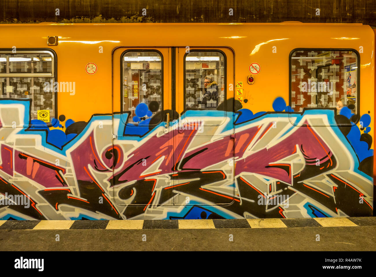 U-Bahn, Graffiti, Berlin, Deutschland Stockfoto