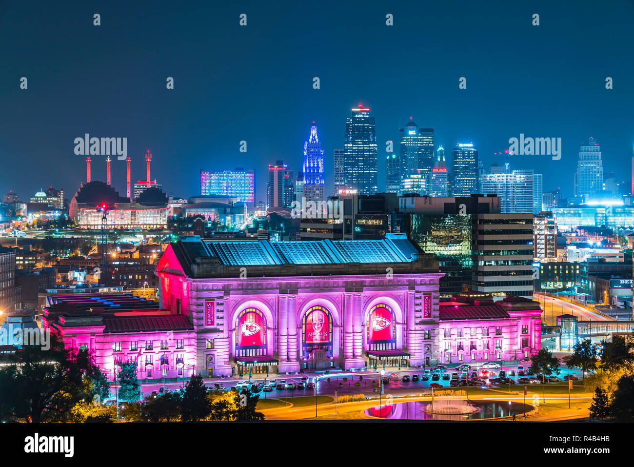 Kansas, Missouri, USA. 09-15-17, schöne Kansas City Skyline bei Nacht. Stockfoto