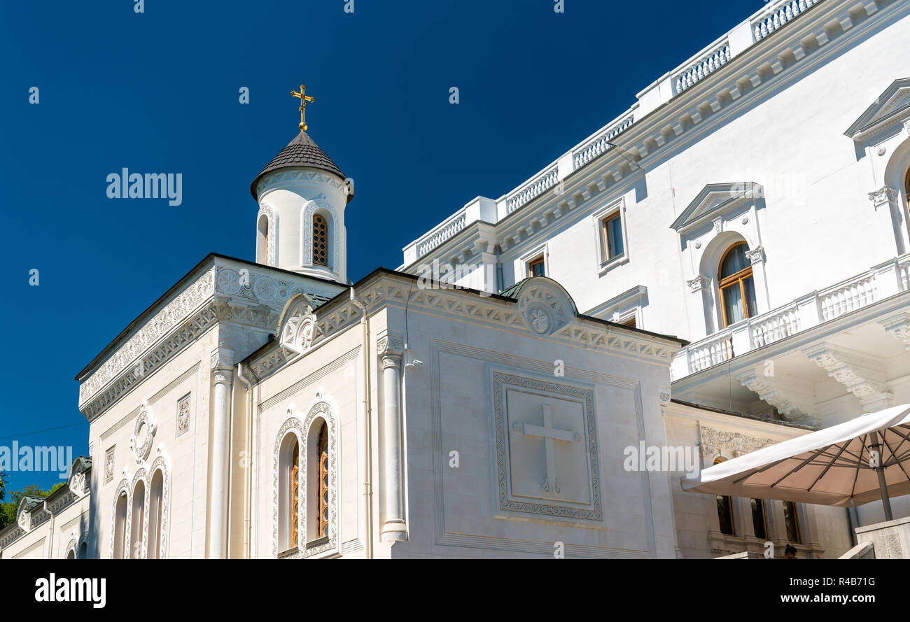 Heilig-kreuz-Kirche an den Liwadia-palast in Jalta, Krim Stockfoto