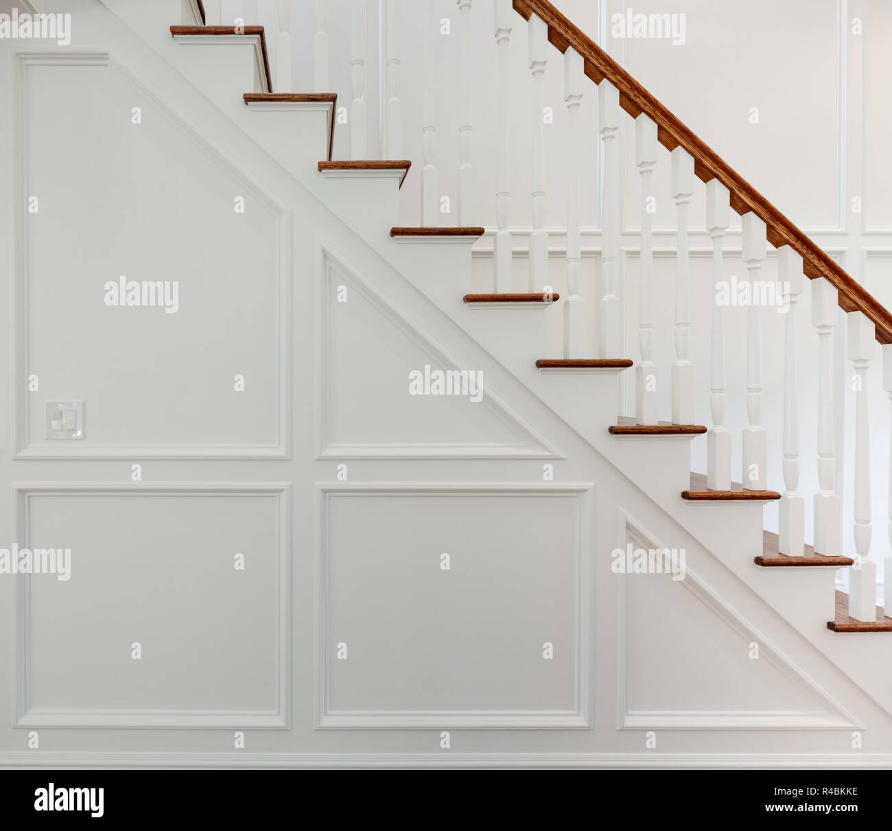 Seitenansicht einer Wand und Treppe Stockfoto