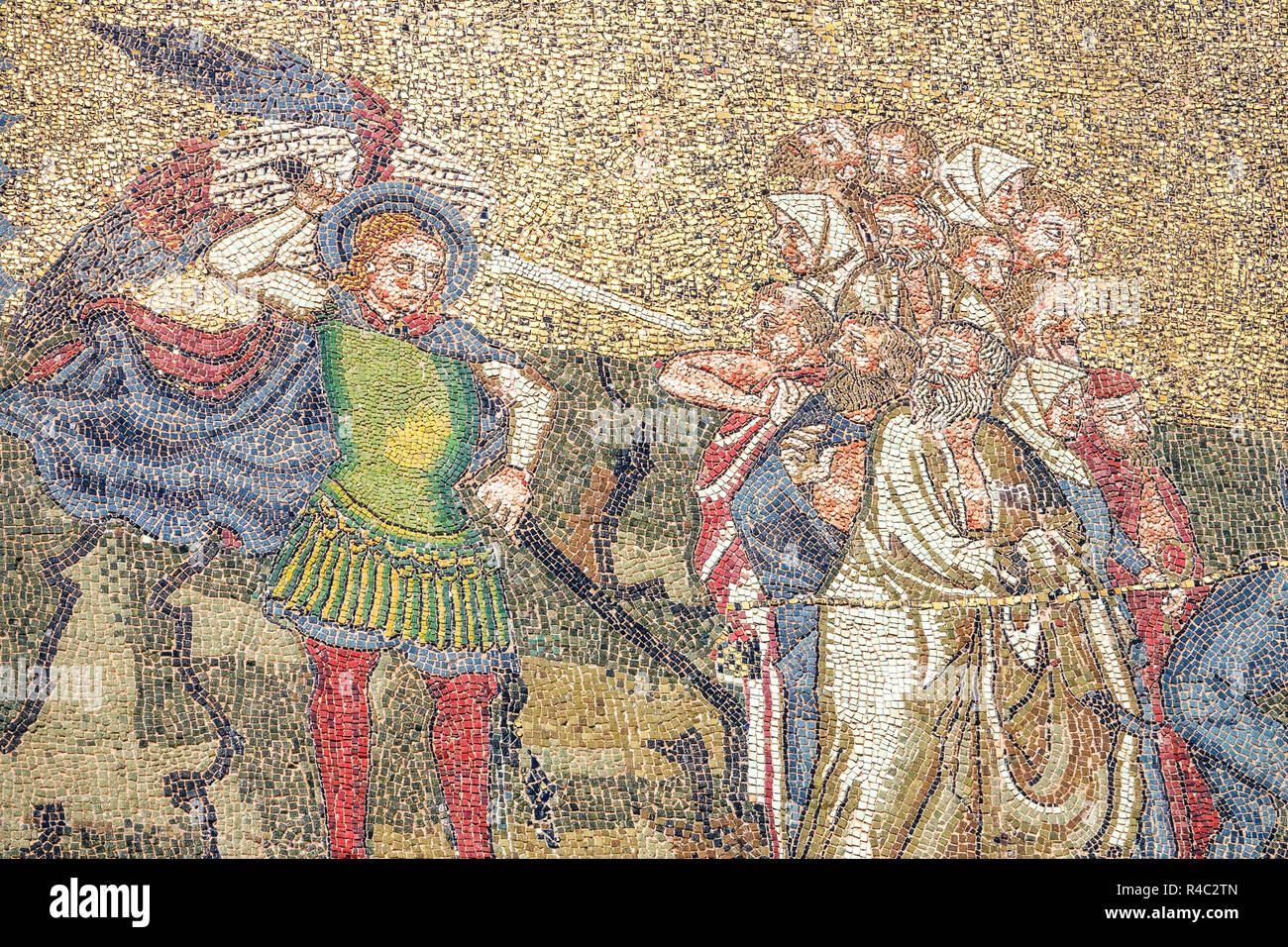 Prager Kathedrale Goldenes Tor und Mosaik des Jüngsten Gerichts Detail: Der Erzengel Michael und Verurteilung der Verdammten Stockfoto