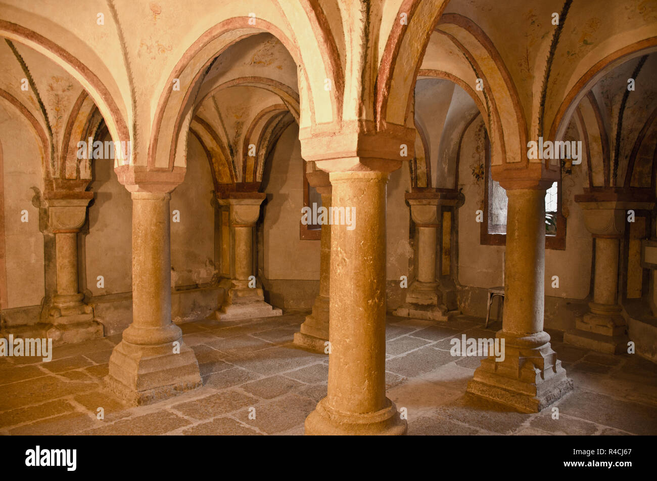 Krypta der romanischen Kirche Saint Ursanne, Jura, Schweiz Stockfoto