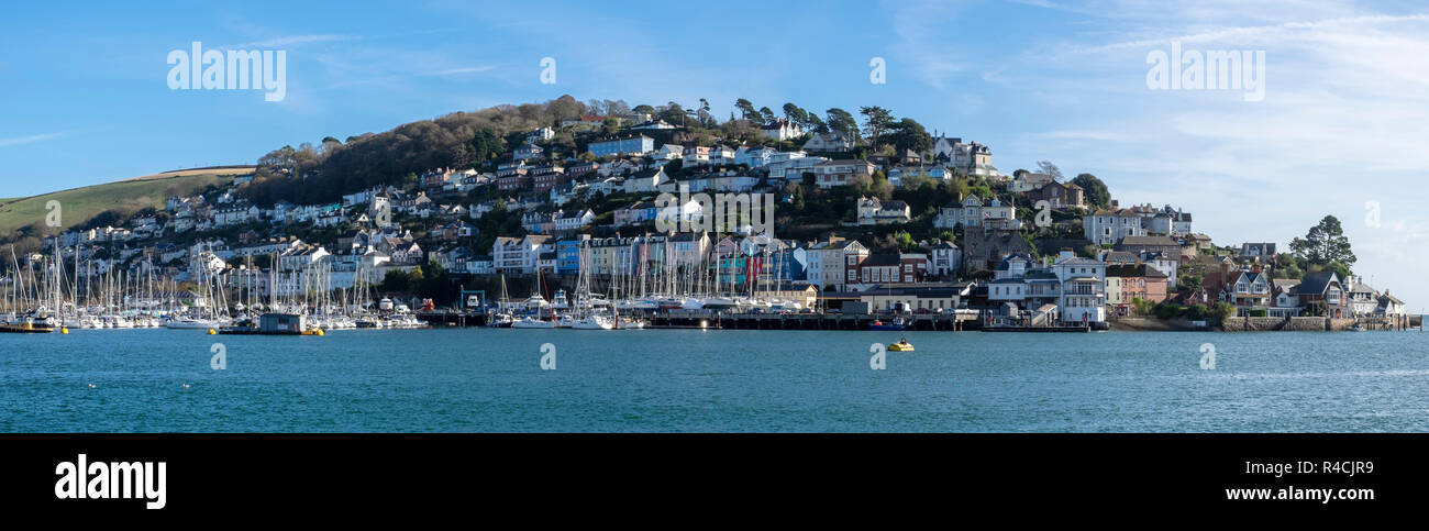Blick auf Kingswear in South Devon von Dartmouth. Stockfoto