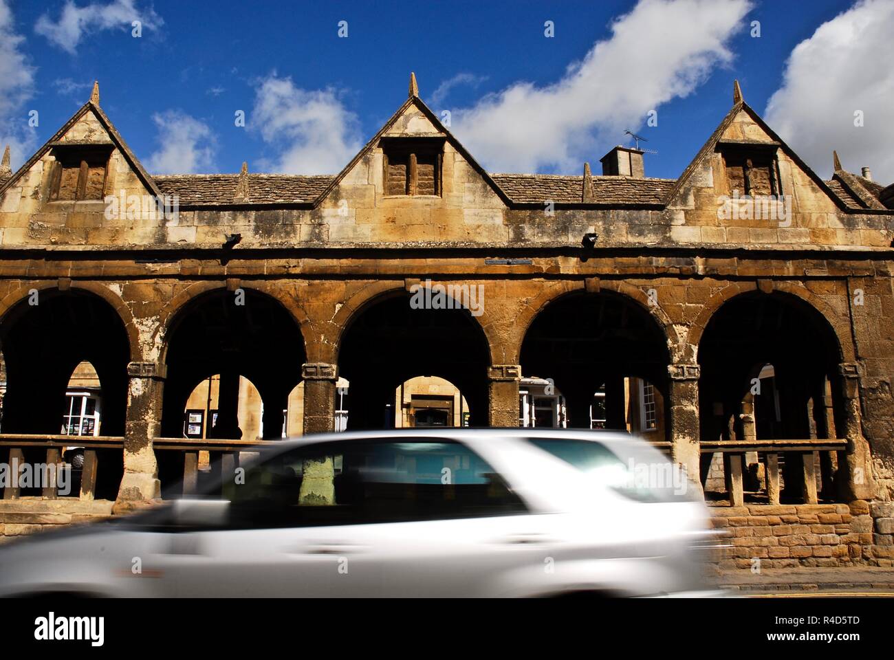 Die Markthalle aus dem 17. Jahrhundert Cotswold Gebäude aus Stein in der Marktgemeinde Chipping Campden, Gloucestershire, VEREINIGTES KÖNIGREICH Stockfoto