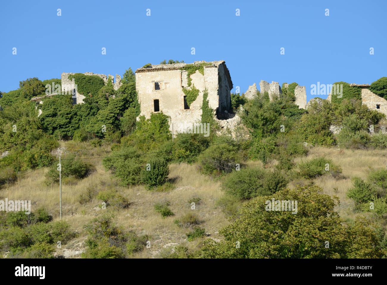 Ruinieren oder zerstörten Haus in dem verlassenen Dorf Le Vieux-Noyers Noyers in der jabron Tal nr Sisteron Alpes-de-Haute-Provence Provence Stockfoto