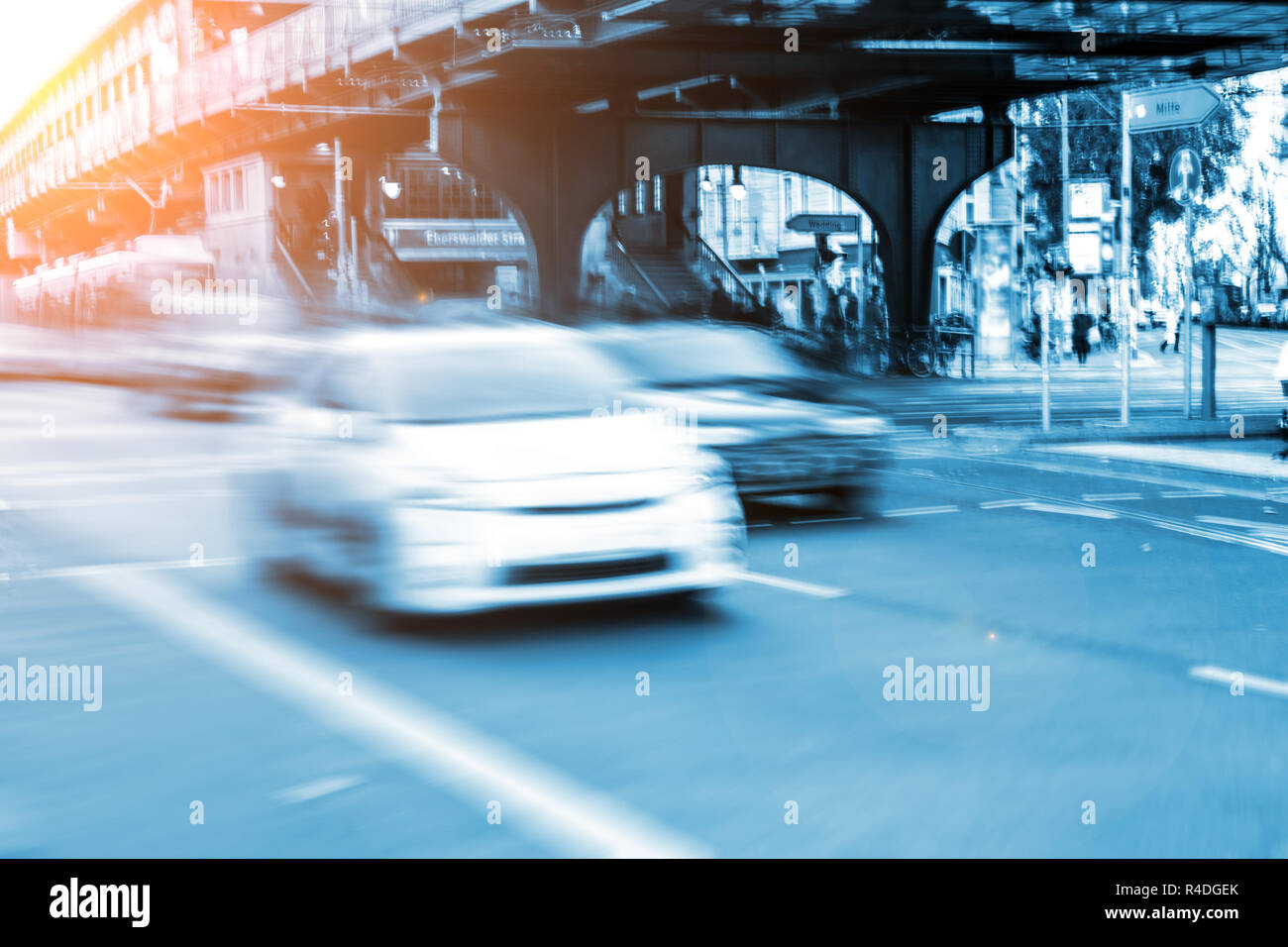 Auto auf der Straße in Berlin. Stockfoto