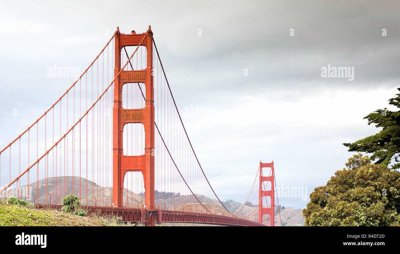 Golden Gate Bridge an einem regnerischen Tag Stockfoto