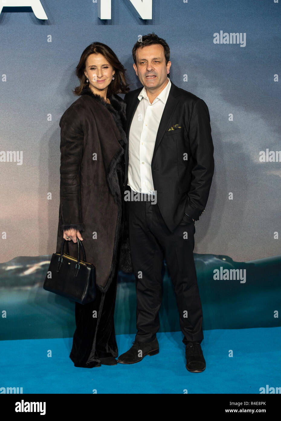 Emma Jacobs und Rupert Gregson-Williams besuchen die Weltpremiere von "aquaman" im Cineworld Leicester Square. Stockfoto