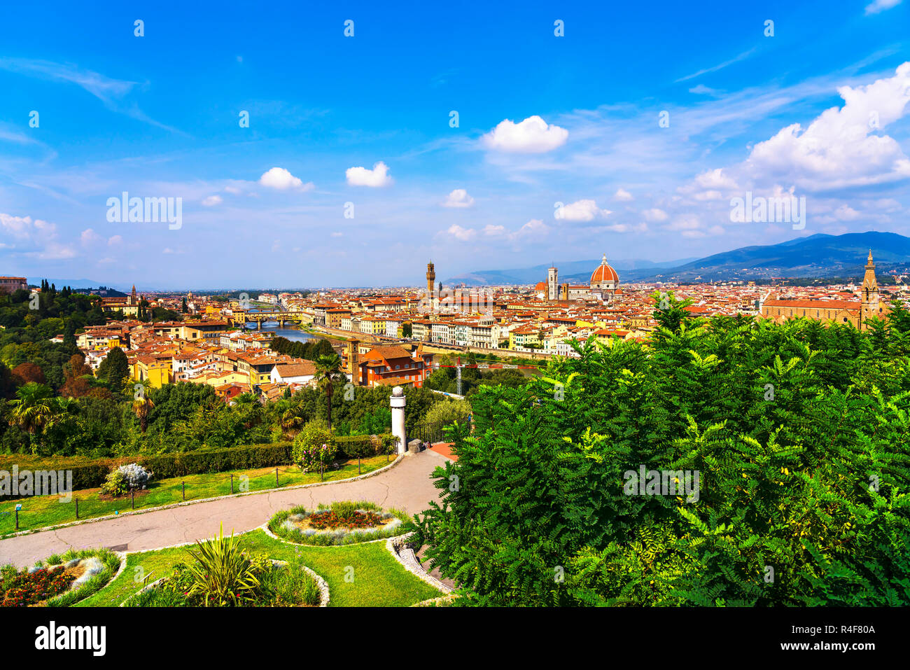 Florenz oder Firenze Stadtbild. Panorama Blick von Michelangelo Park Platz. Die Brücke Ponte Vecchio, dem Palazzo Vecchio und den Dom. Toskana, Italien Stockfoto